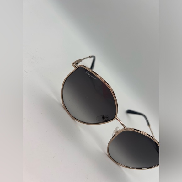 Salvatore Ferragamo Women Sunglasses Silver/ Grey Full Rim Frame SF264S 785 New - Picture 6 of 12